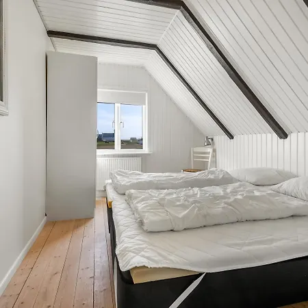 Pool House With Beautiful View By The Sea - Sj650
