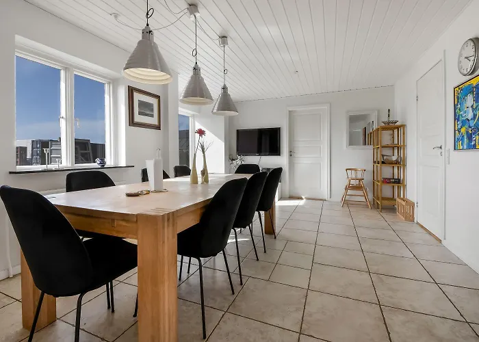 Pool House With Beautiful View By The Sea - Sj650